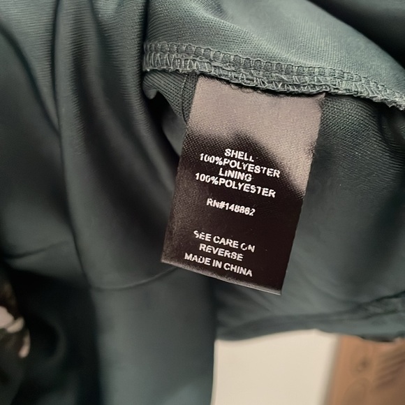 Torrid Green Floral Dress Plus Size 2 - Picture 10 of 10